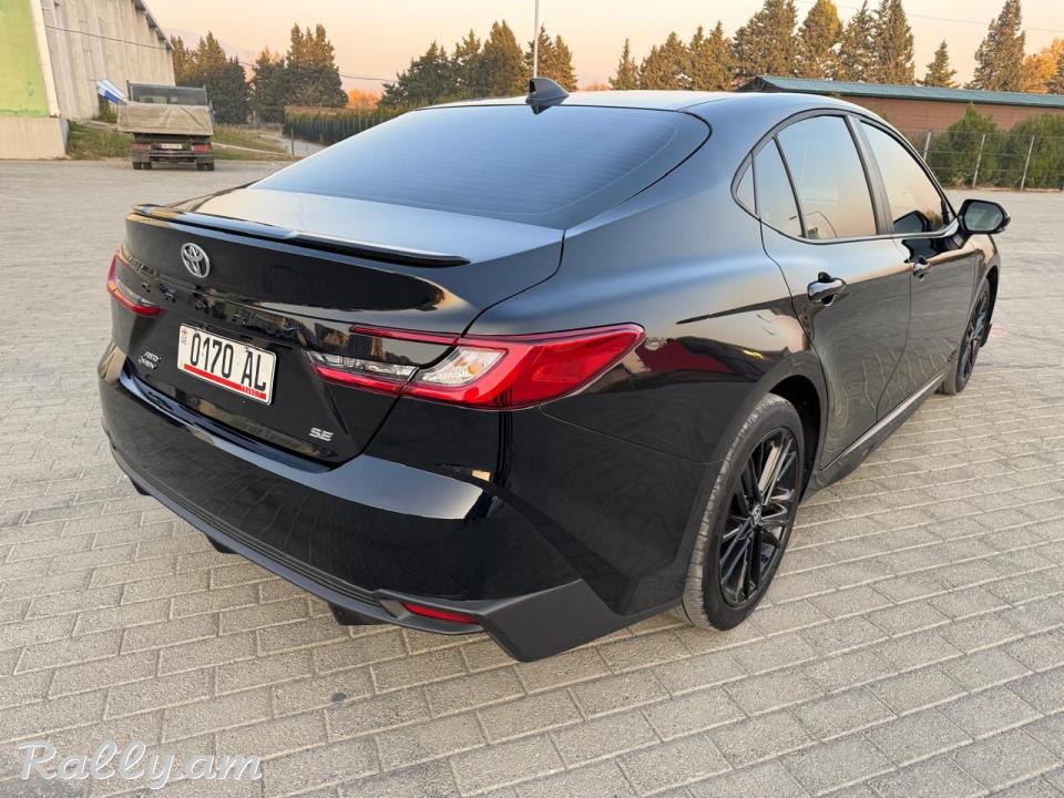 Toyota Camry SE 4x4