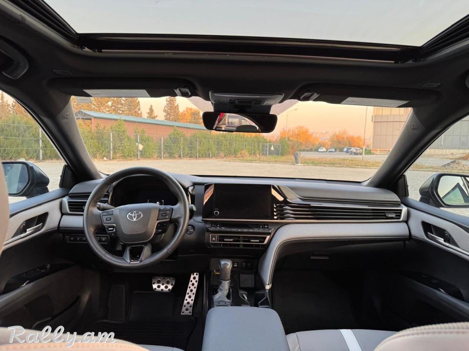 Toyota Camry SE 4x4