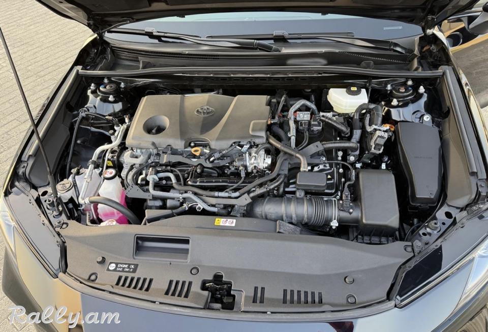 Toyota Camry SE 4x4