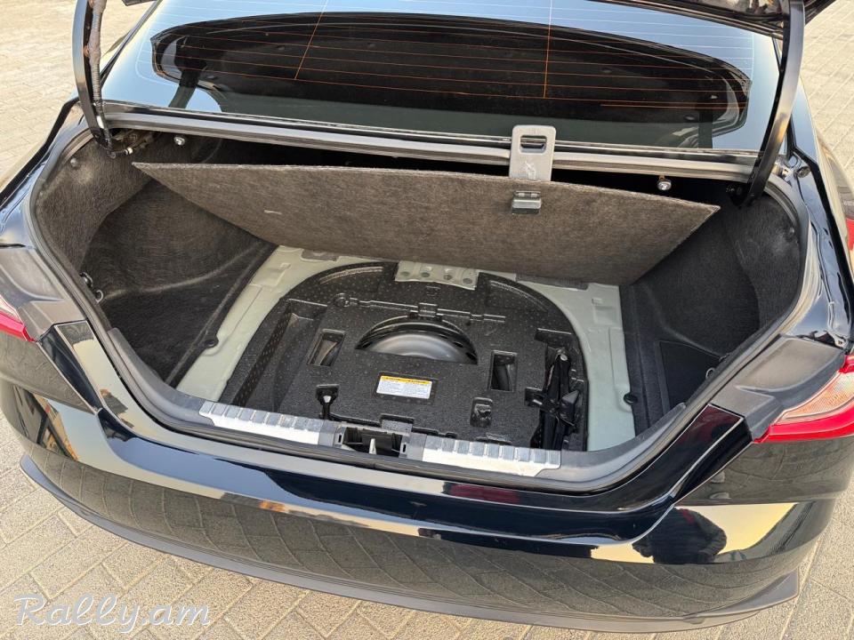 Toyota Camry SE 4x4