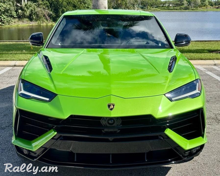 Slightly USED 2024 Lamborghini Urus S AWD Full options
