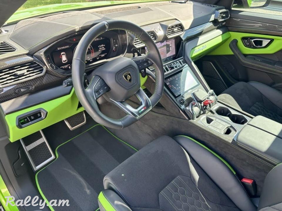 Slightly USED 2024 Lamborghini Urus S AWD Full options