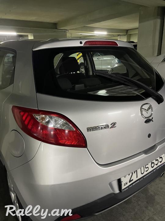 MAZDA 2