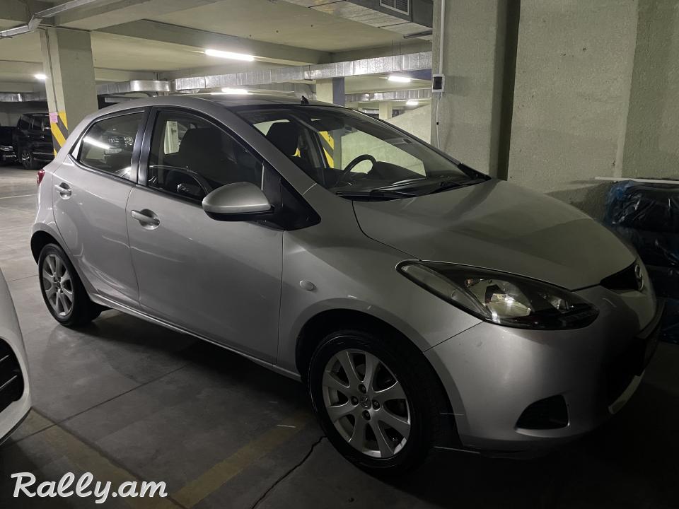 MAZDA 2