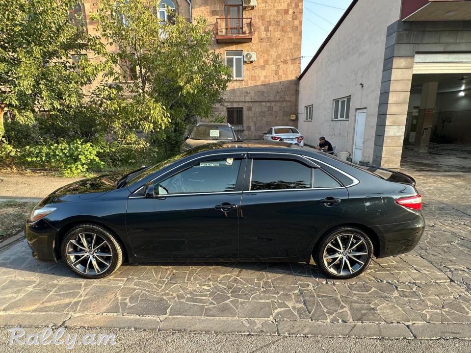 Վաճառվում է camry v55 xse 
