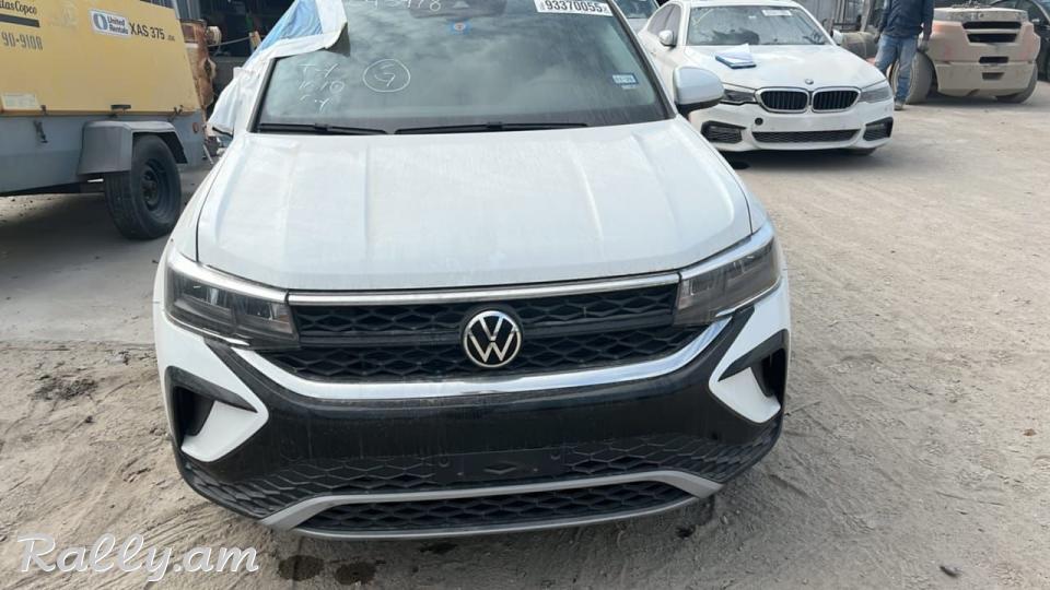 VOLKSWAGEN  TAOS 