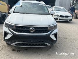 VOLKSWAGEN  TAOS 