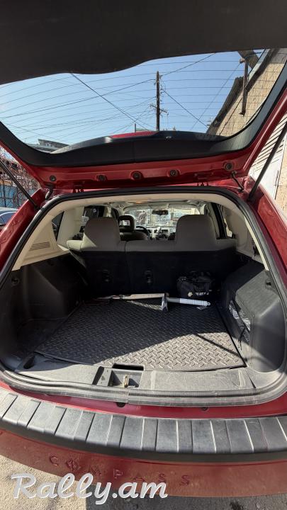 Срочно продаю Jeep Compass