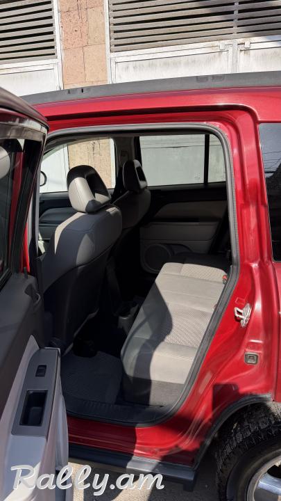 Срочно продаю Jeep Compass