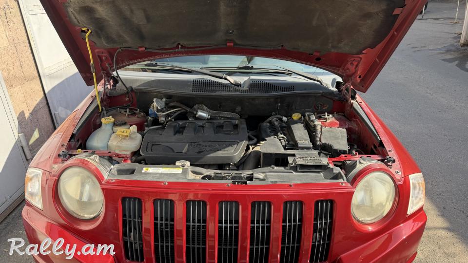 Срочно продаю Jeep Compass