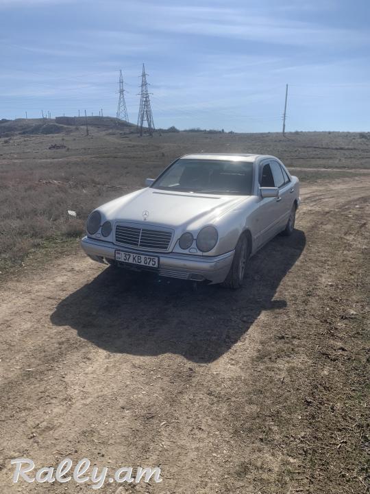 W210 E320 Mersedes