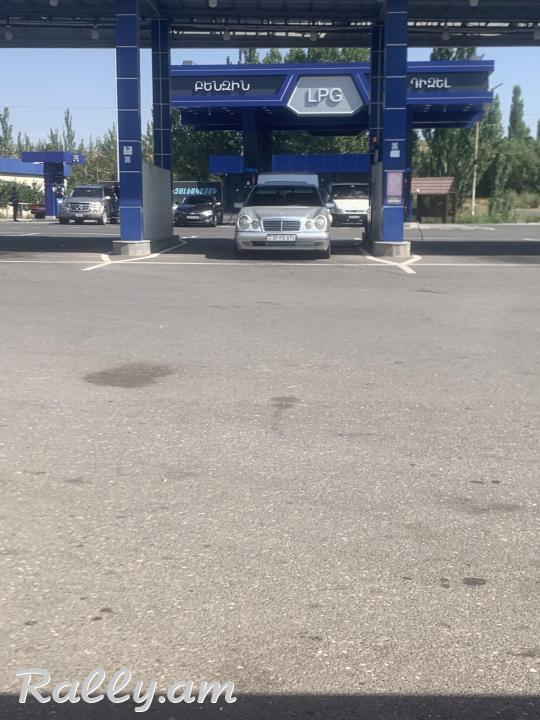 W210 E320 Mersedes
