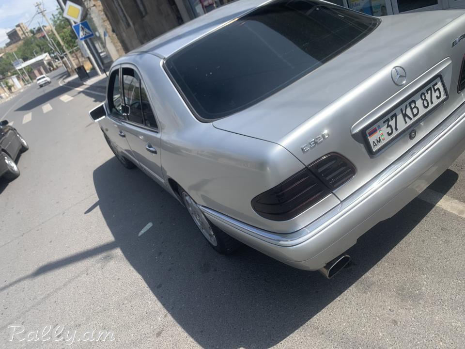 W210 E320 Mersedes