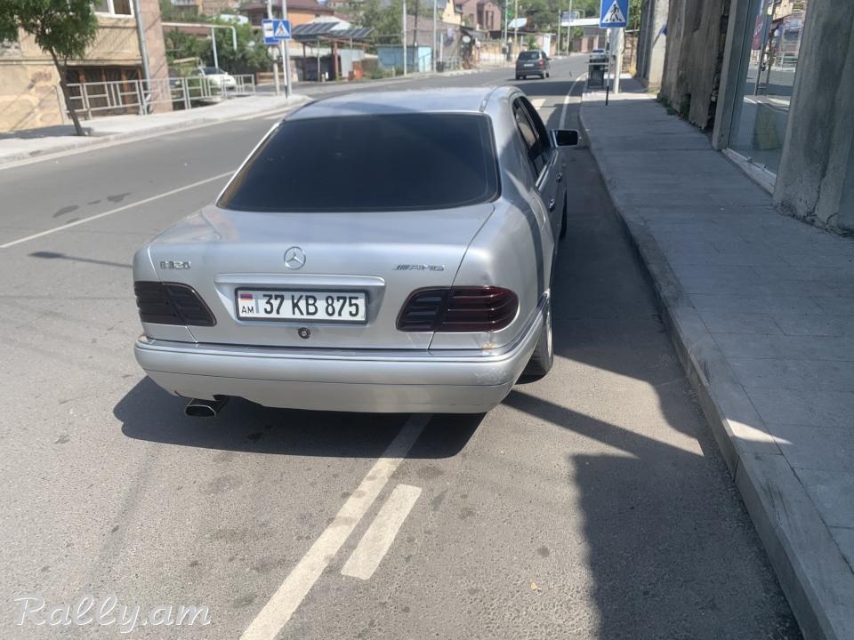 W210 E320 Mersedes