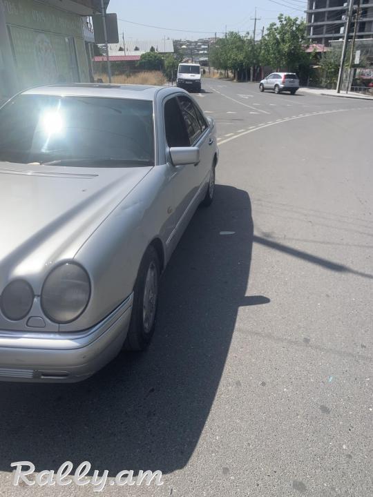 W210 E320 Mersedes