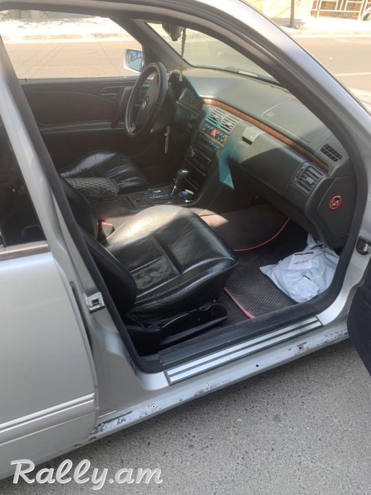 W210 E320 Mersedes