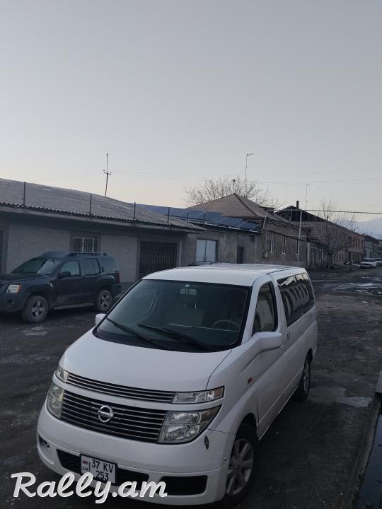 Նիսսան ելգրանդ