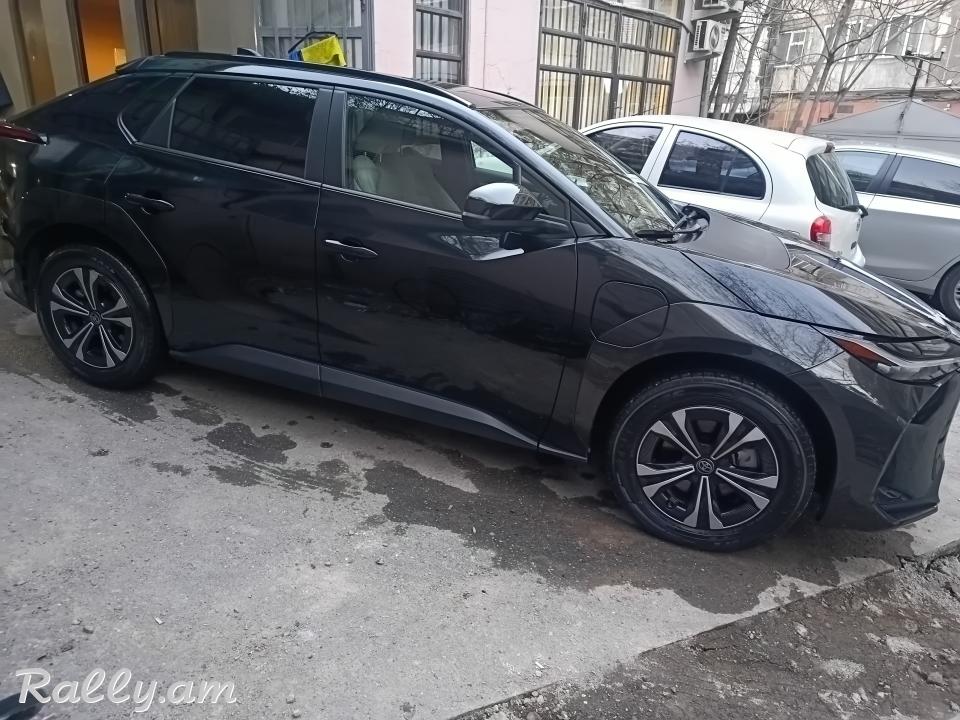Toyota bZ4X ունիվերսալ, էլեկտրական, 2023 թ.