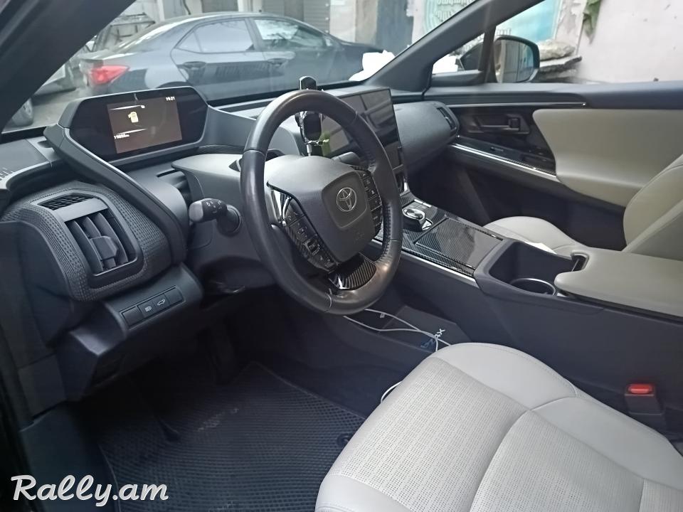 Toyota bZ4X ունիվերսալ, էլեկտրական, 2023 թ.