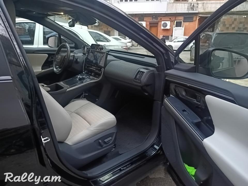 Toyota bZ4X ունիվերսալ, էլեկտրական, 2023 թ.