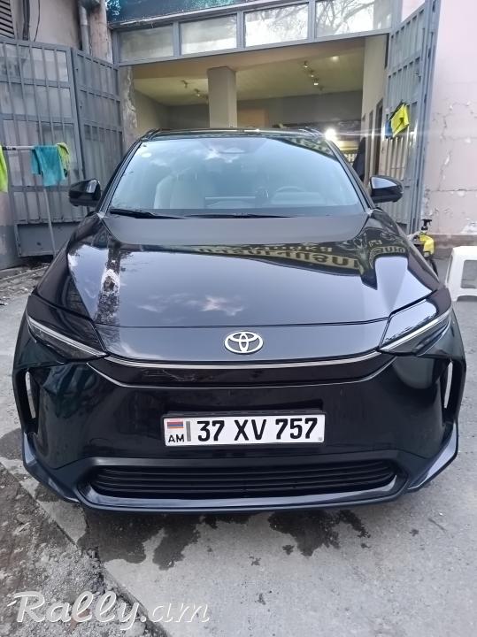Toyota bZ4X ունիվերսալ, էլեկտրական, 2023 թ.