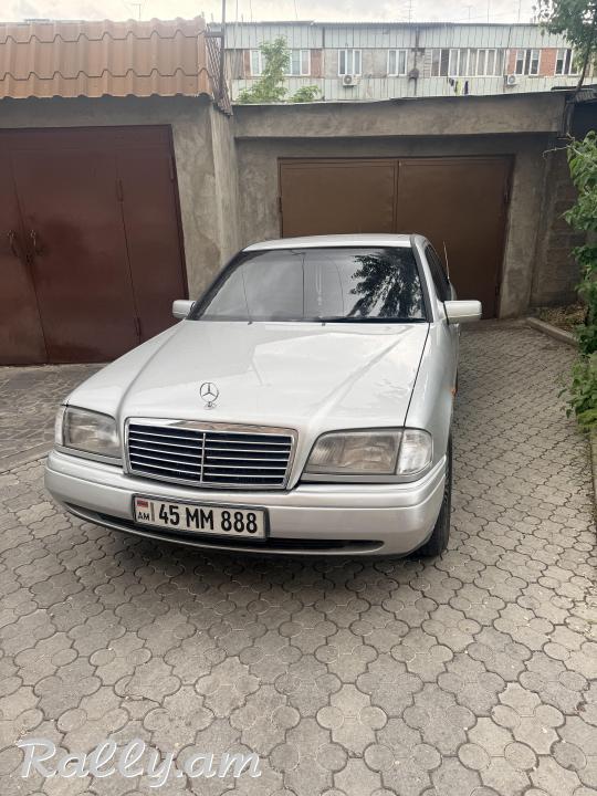 Mercedes Benz c180