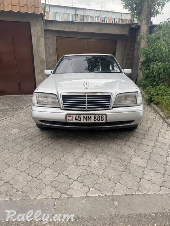 Mercedes Benz c180