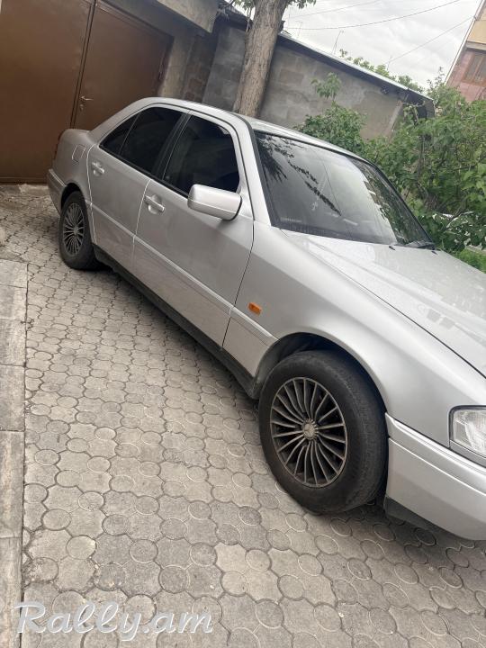 Mercedes Benz c180