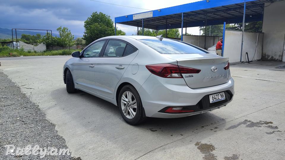 HYUNDAI ELANTRA SEL