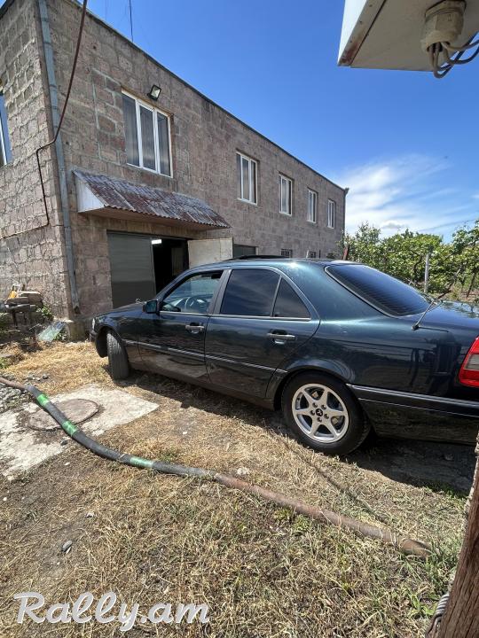 Վաճառվում է c180 լավ վիճակում։ 