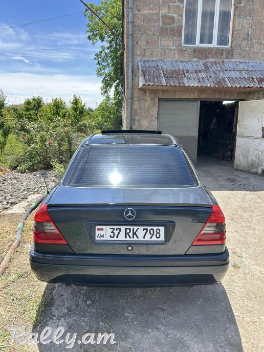 Վաճառվում է c180 լավ վիճակում։ 
