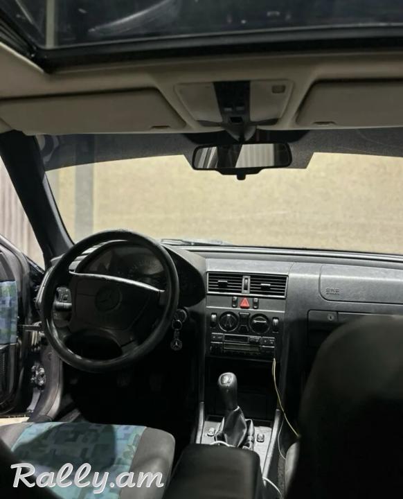 Վաճառվում է c180 լավ վիճակում։ 