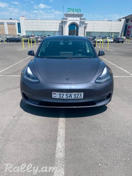 Tesla model 3 2021
