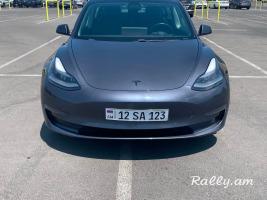 Tesla model 3 2021