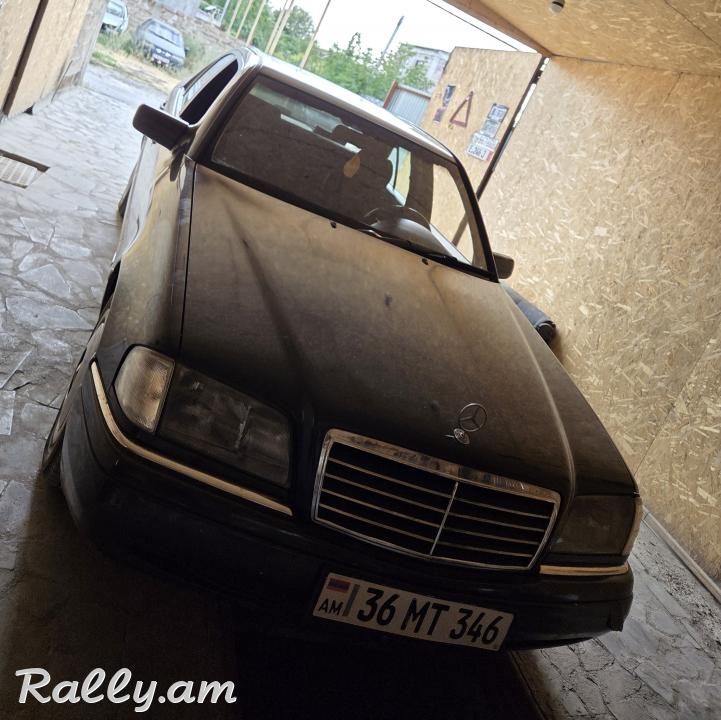 Mercedes Benz C180