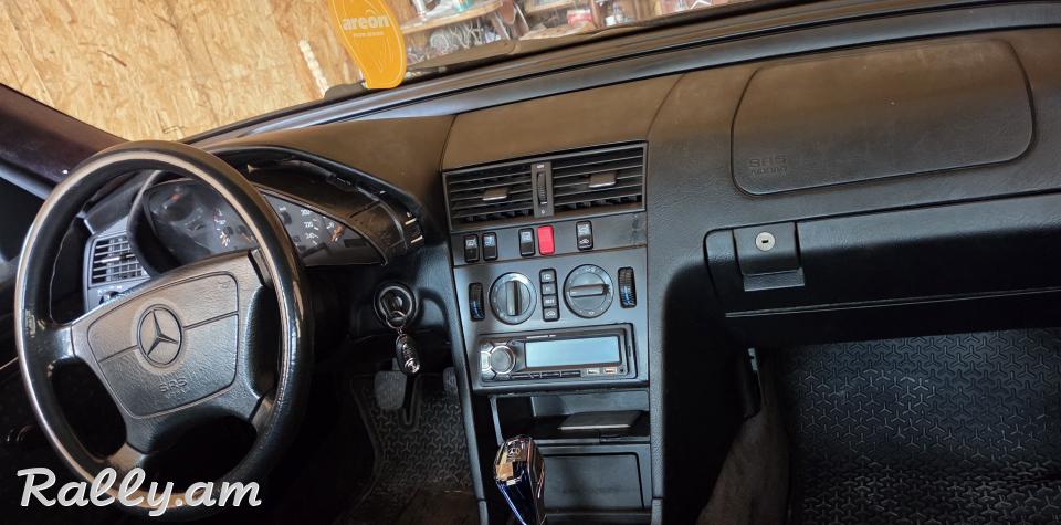 Mercedes Benz C180