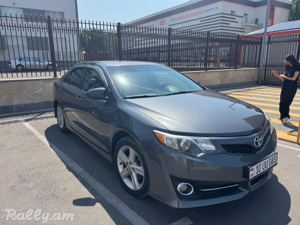 Toyota Camry 2014