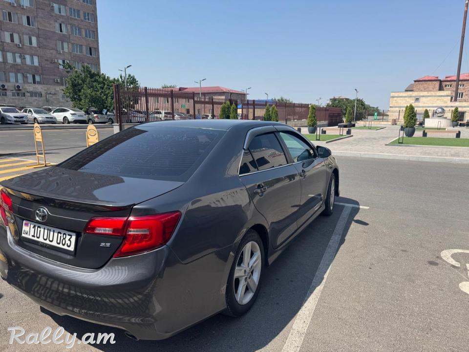 Toyota Camry 2014