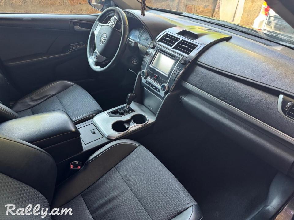Toyota Camry 2014