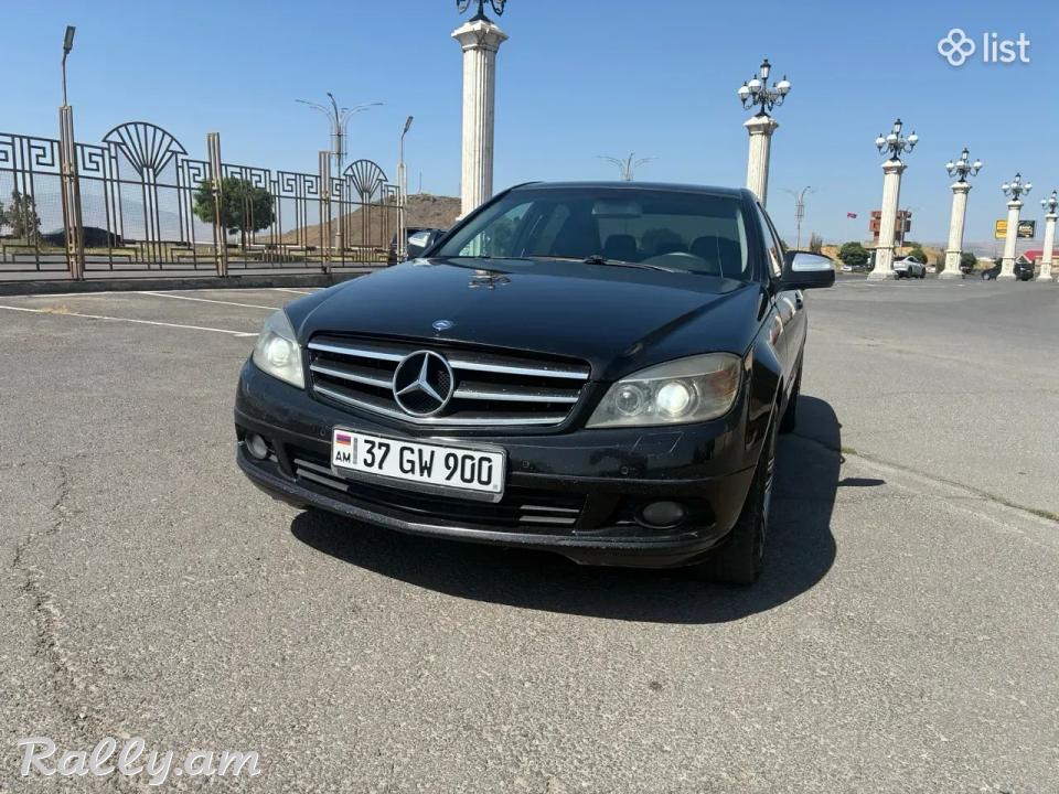 Продам автомобиль в хорошем состоянии , торг уместен 