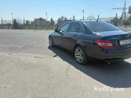 Продам автомобиль в хорошем состоянии , торг уместен 