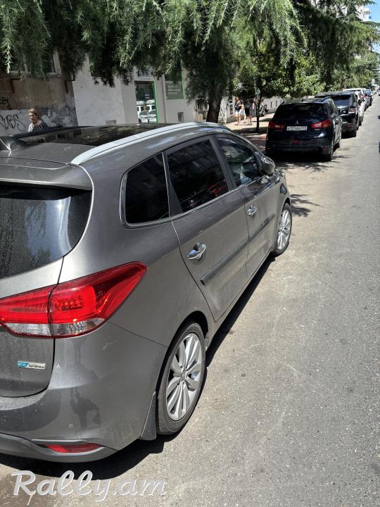 Киа Каренс 7 мест из Британии (не растаможен)