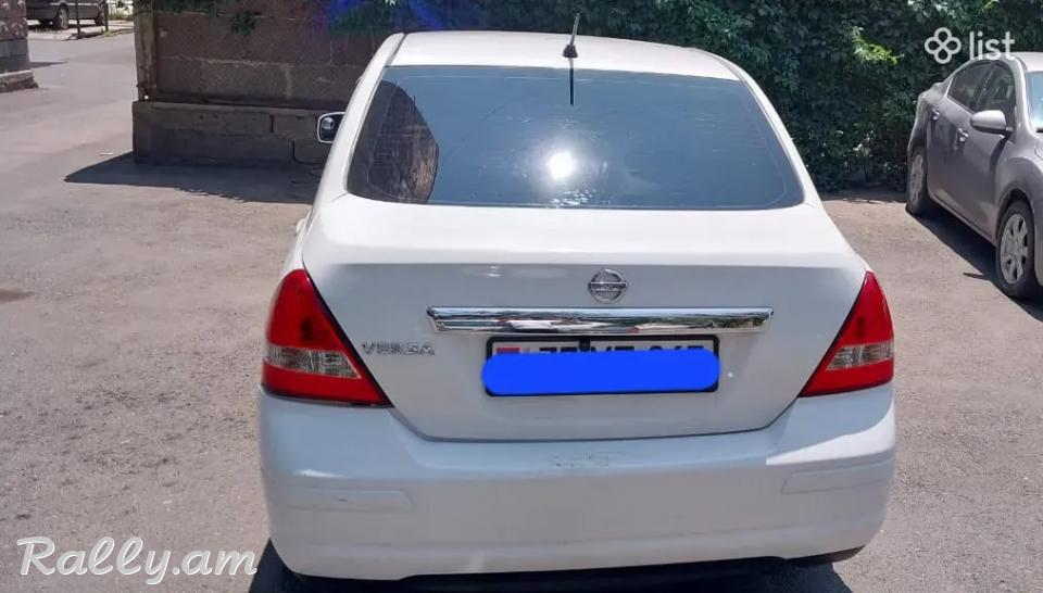 Nissan Versa, 1.6 л., 2011 г., газ - СРОЧНО