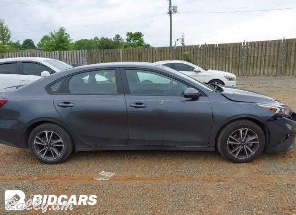 Kia Forte 2023 i hunis