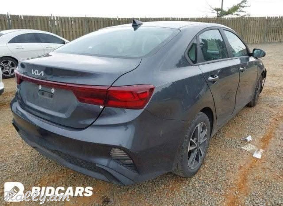 Kia Forte 2023 i hunis
