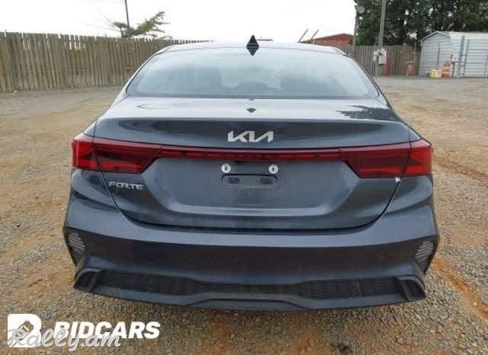 Kia Forte 2023 i hunis