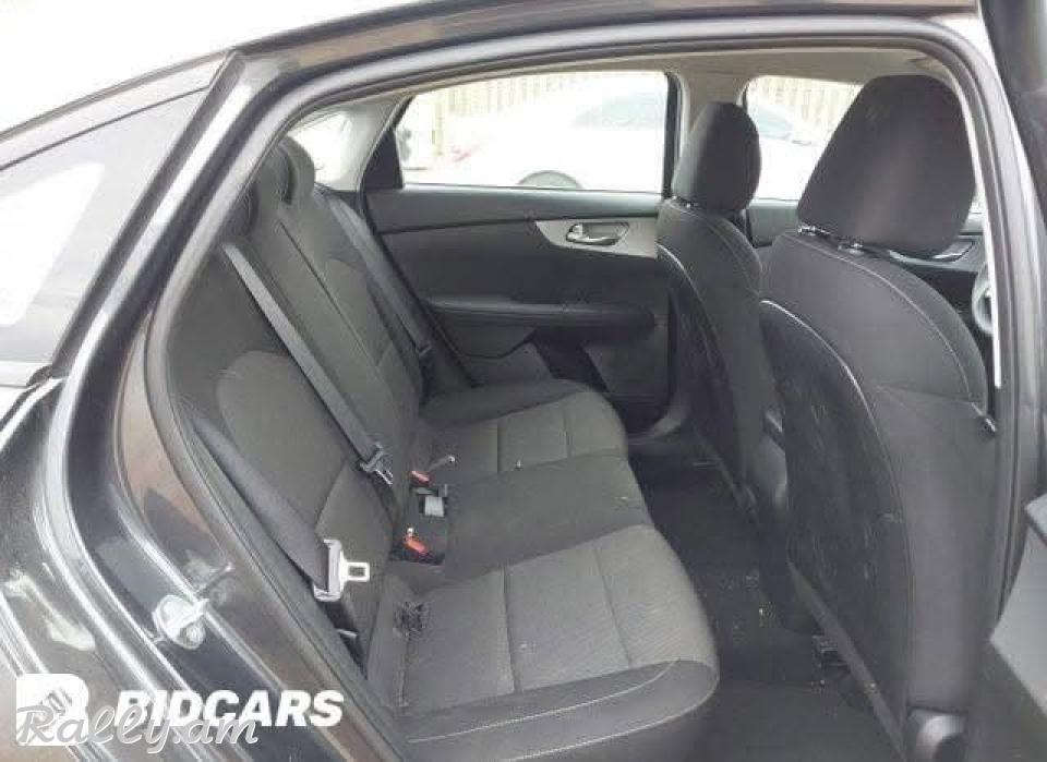 Kia Forte 2023 i hunis