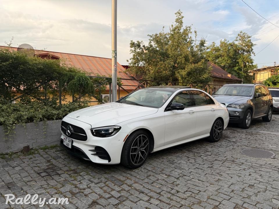 Mercedes E350 exlusiv salonov