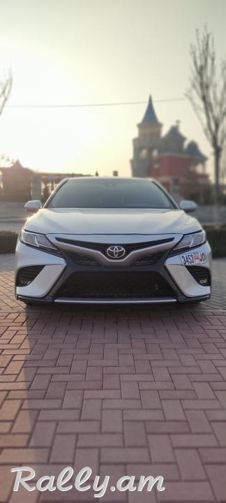 Toyota Camry 2018 SE