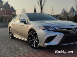 Toyota Camry 2018 SE